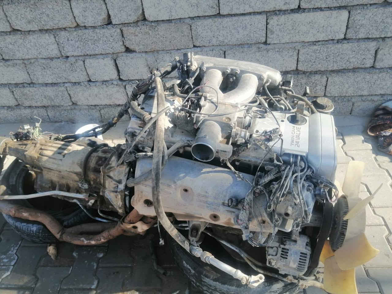 السلام عليكم للبيع  كير ومحرك بطه  كامل  وظفيره كامله مع كافه التفرعات مثل ماموضح بصور كلهن شرط  
السعر 8 اوراق  وبي مجال
الاتصال/***********
ه‍ـــــ***********
