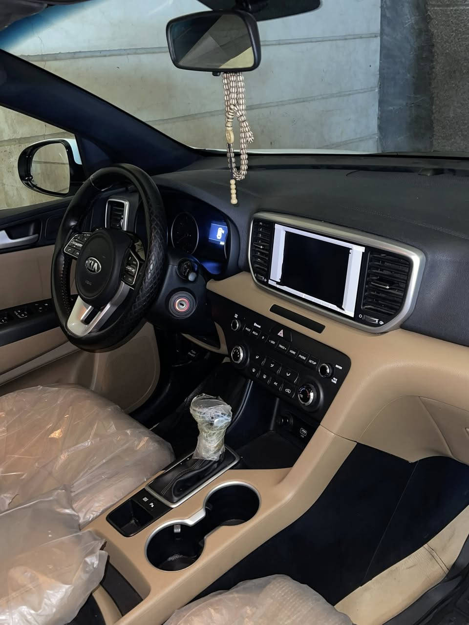 السلام عليكم
كيا اسبورتج 2020 خليجي رقم بغداد بااسمي 
ماشية25 مكفوله 
السعر 21$ رقم الهاتف ***********
