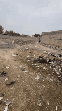 قطعة للبيع المساحة 300 / النزال30 والواجه 10 / 
منطقة قابله لصعود الاسعار 
العنوان بغداد الحسينية المعامل خلف قريةالبدو 
السعر 22 وبيها مجال /....
 الاتصال على الرقم *********** 

                                                   ........مع التقدير
