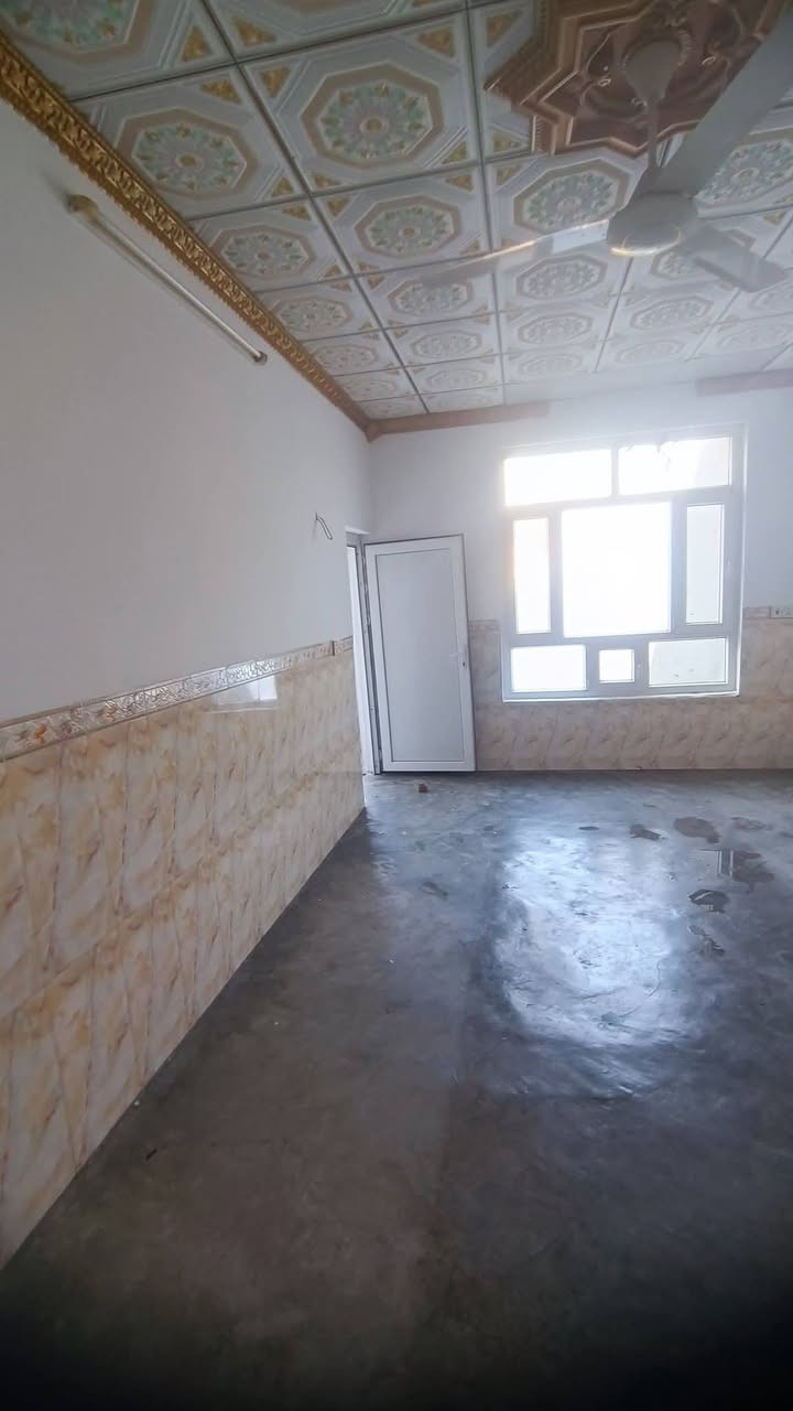 #خانووی_نایاب بۆ فرۆشتن ⛪💒
ناونیشان 📍کەلار _ ناحیەی ڕزگاری (سموود) 

🔴 گەڕەکی ئاوباریک نزیک مزگەوتی عومری خطاب🌆🌃  
🔴ڕووبەری 5 بە 20 = 100 مەترە 📏📐
🔴 ڕێگەپێدانەوبەشەردی وەکالە 🖼️
🔴 شوێنێکی زۆۆر خۆش و دڵگیری هەیە. 
🔴 کامل ژوورەکانی 1.20 کاشییە
🔴 نزیک هەمووخزمە گوزاریەک  🛍
🔴هەموو مواسەفاتێکی تیاکراوە🎁

🔴 ژوورەکانی ئەم خانووە پێکهاتووە لە ⬇️

🔵 میوان 🪑🚪
⚪ مساعد مطبخ 🍽️🫖
🔵هۆڵێک 🖼️
⚪ژوورێکی نوستن 🛋️🛏️
🔵ڕۆشنایی 🪟
⚪ مشتەمەلات 🛁🚿

بۆ زانیاری زیاتر
ژم***********
ژم***********

ئێوەی بەڕێزیش هەر موڵکێکتان هەبوو بۆ فرۆشتن یان ویستان بیکڕن دەتوانن ڕەسم و زانیارییەکانتان بنێرن بۆ ژمارە ڤایبەری 📳
