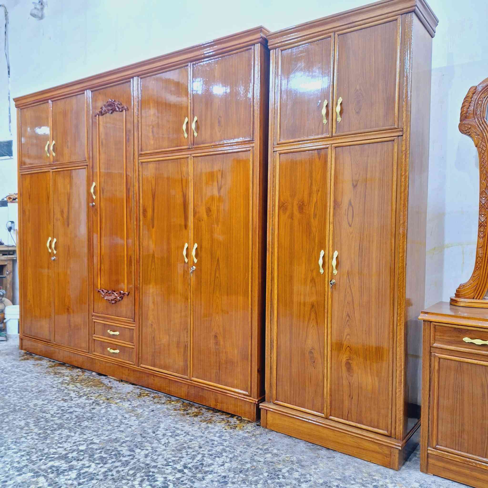 غرفه خمس ابواب غرفه ثقيله جدآ للإستفسار ***********
