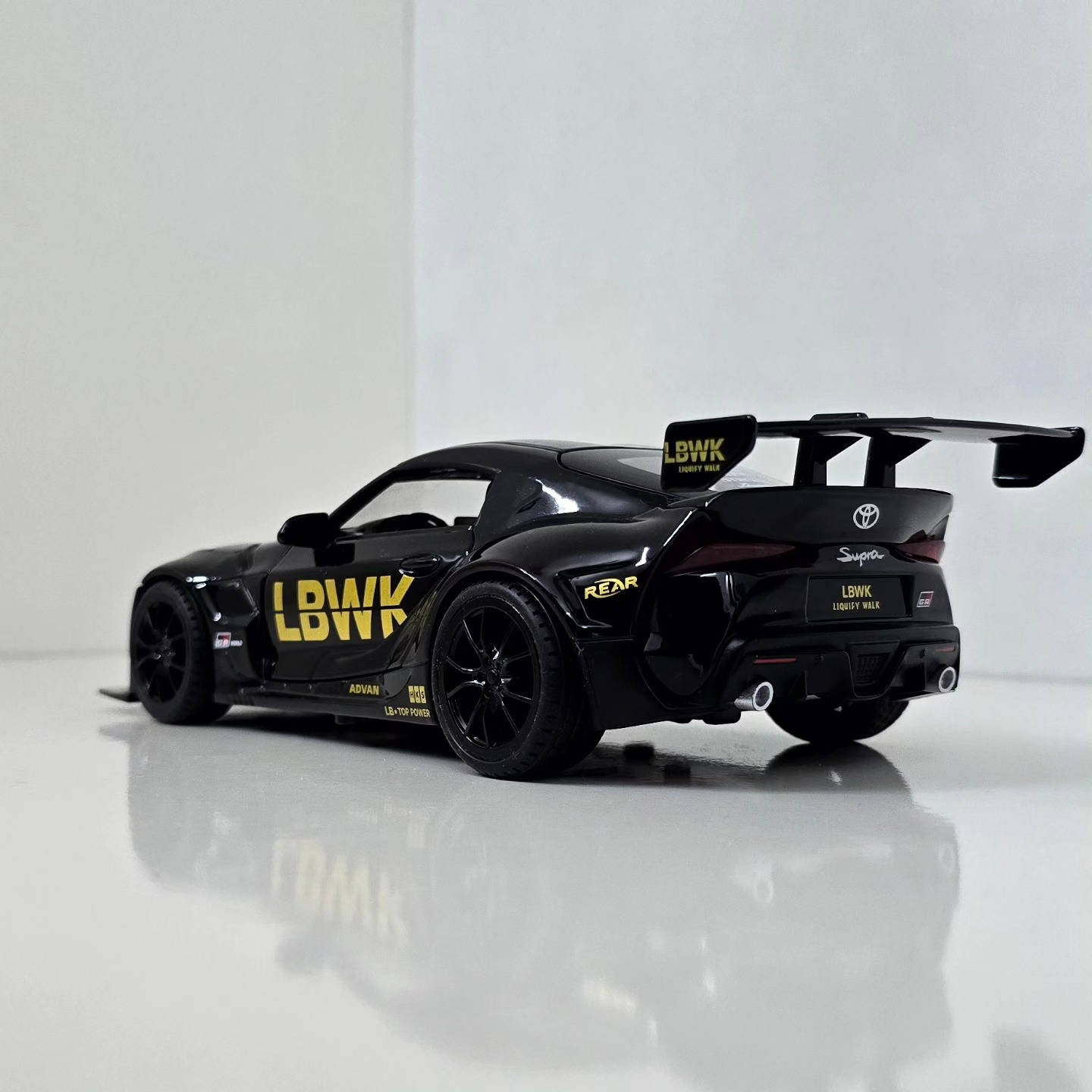 Toyota Supra MK5 🚘
مجسم سيارة حجم 1:24 
تفتح كامل أبواب بنيد صندوق
إضاءة + صوت
السعر : 18 الف
توصيل متوفر لجميع أنحاء العراق 🇮🇶📦


**إذا كنت صاحب هذا الإعلان وتريد حذفه لأي سبب، رجاءا أرسل رسالة إلى الدعم الفني**