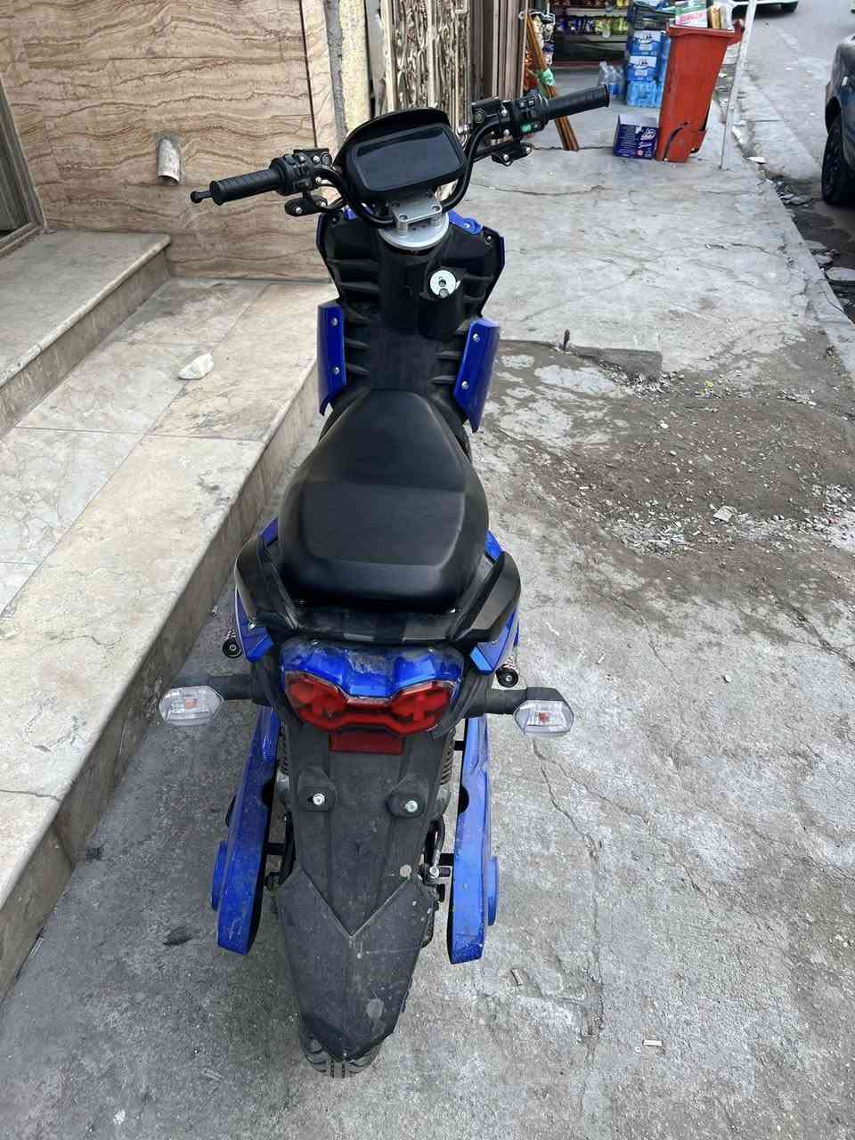 السلام عليكم دراجه شحن جديده صاله شهر من ماخذها  شحن خير من الله سرعه ٧٠حقيقي تلث سرعات مابيها نقص برغي للبيع بمليون وبيه مجال بصيط كلش مكاني شعب سوك شلال ***********
