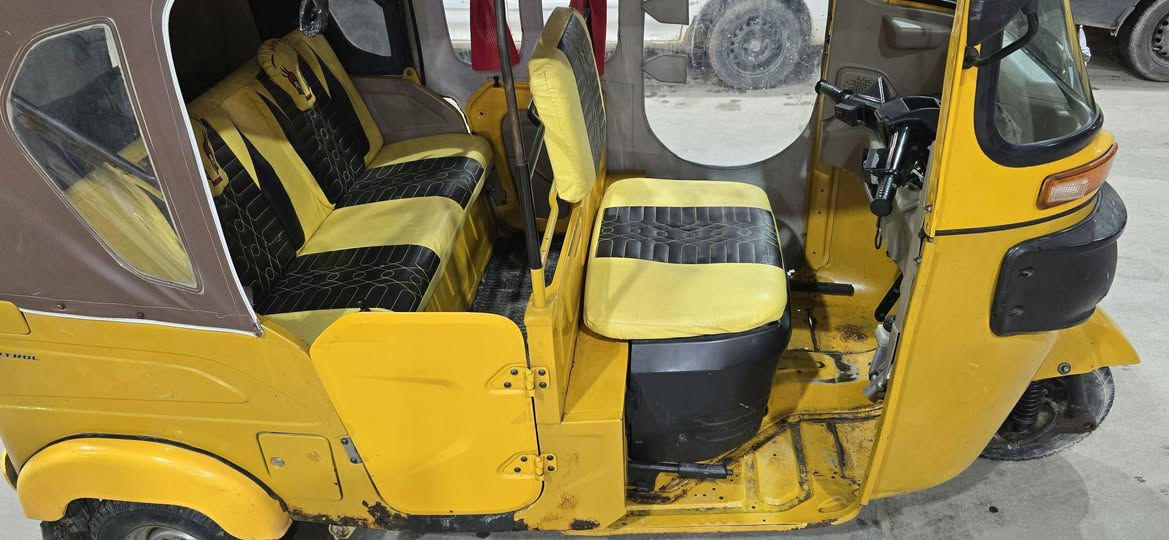 سلام عليكم تكتك 21  مامتعوبة مكفولة 
من الطكة من الدعمة مكينة / 
خياسات قليلات فقط 
 وراق وكيلها 
معرض السادة بشارع بغداد  
سعر 6ونص وبيها مجال 
المكان ميسان ابو رمانة 
الستفسار اكثر اتصل ***********
