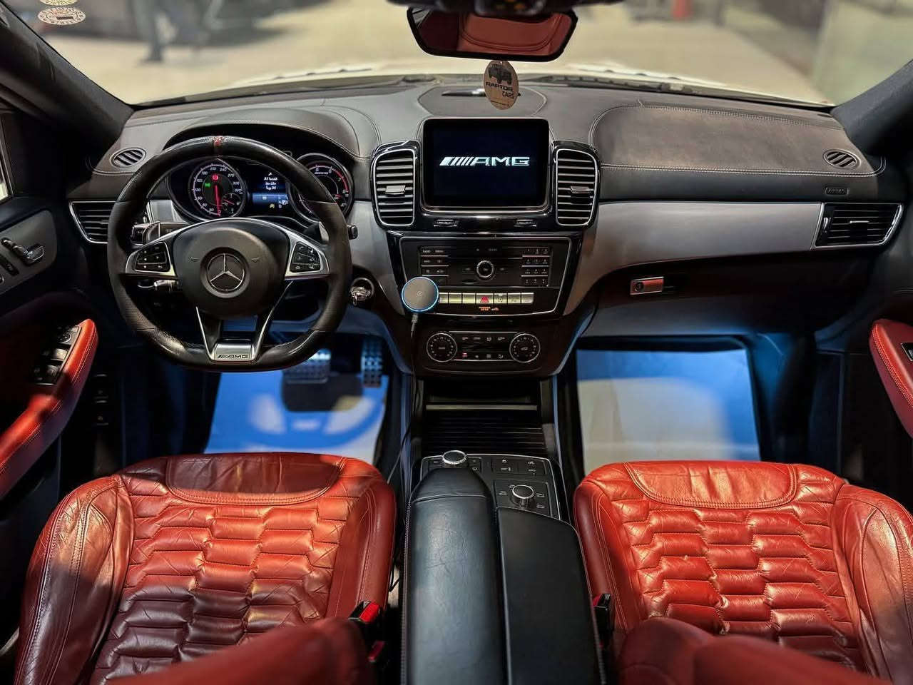 بسعر جميل
مارسدس gle 63s amg v8Biturbo
السيارة اصل 63s
وارد المانيا ضمان دولي بصمتين 
ويل تو سايز
حساس امامي خلفي
رادار 360
كامرا 360
اوتو باركنك
بانوراما
مري شفط
مقاعد برابوس اصل جلد احمد
شفتات ستيرن
5 مودات قيادة
جكات
جنطة كهرباء
هوك خلفي كهرباء
شاشة جبيرة
كار بلي
لايتات داينمك
كشنات حضن
مري تعتيم ذاتي
سايد بريك بصمة
اوتو هولد
تحديد مسار
قيادة الية
جام ٤ اوتو
كشنات كهرباء
طفاية حريق
تبريد امامي خلفي
كشنات امام هيتر
عدسات داينمك
تنبيه السائق وعدم خروج من المسار
كشن سائق مساج
بيها بوكس بالصندوق يحتوي على عدة سلامة ومنفاخ تايرات بلادي شركة
تسارع من 0 الى 100 خلال ٤ ثواني
سيارة كلها عالبلاد وعلى وضع الشركة مابيها اي نقص تخم تاير جديد دهن وكالة bcm السيارة كفالة عامة عدا بارد بسيط بين باب سائق ماشية ٦٨
صفر مسج حقيقي ادامة كاملة
السيارة جديدة داخل وخارج بمعنى الكلمة
 عنواني بغداد 
للاستفسار ***********
