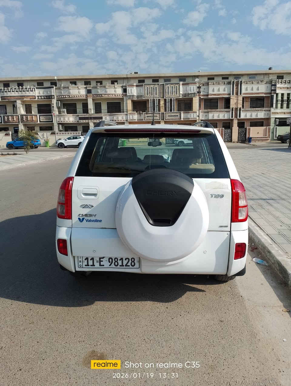 السلام عليكم سيارة تيكو ١٣ للبيع سيارة جديدة بلادية كاملة من كلشي ومواصفات التيكو معروفة كير كهربائي محرك ١٨٠٠ باسمي بالحقبقة احلا من الصور بغداد حي الجامعة سعر ٦١ موبايل ***********
