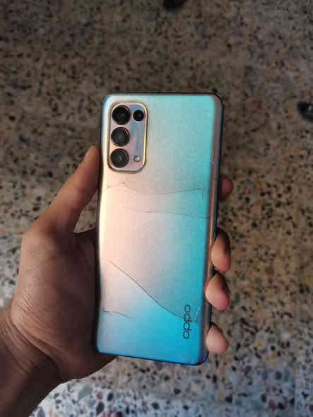 موبايل oppo reno 5 ذاكرته 128 عشوائية 12
بصمه بل شاشه شغاله جهاز فول امبدل شاشه اصليه
معالج قوي 60 فريم وسعر بلاش 75 الف وتوصيل لجميع محافظات رقمي واتساب ***********
