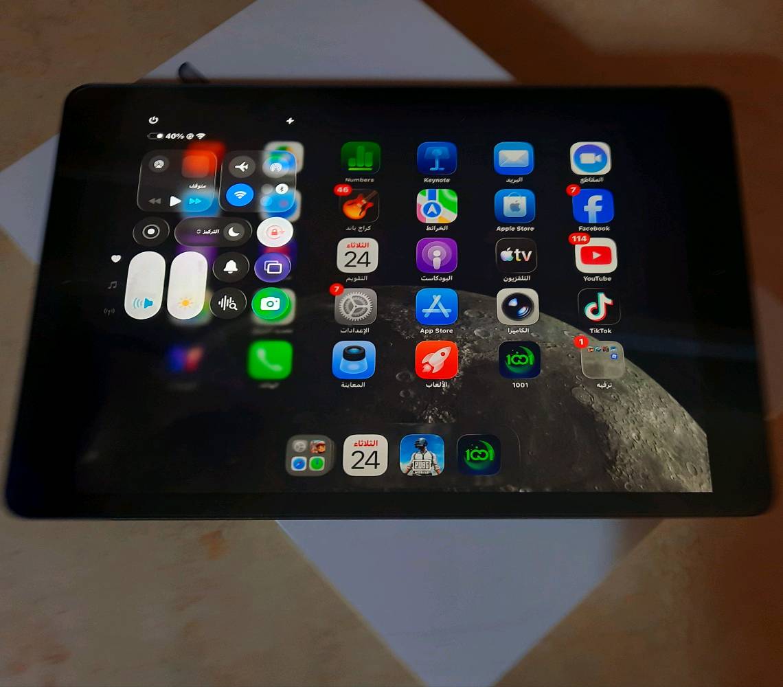 ايباد ٨ السعه ١٢٨ بطاريه 9٧  مستخدم لمده ٣الى٤ أشهر ايباد نضيف بوضع الجديد وتر بروف يعني مبدل بي شي بطاريه بلاديه ممبدله شخط مابي ملحقات كامله شاحنه والبطاقة مال ايكلود والباكيت وكفر هديه نضيف مع حساب بوبجي مستوى ٧٠ الشحن مالته ميطول وياك ساعه ونص ويطول ويلك لعب وتصفح لمده ١٤ ساعه إلى ١٨ ساعه حسب الاستخدام