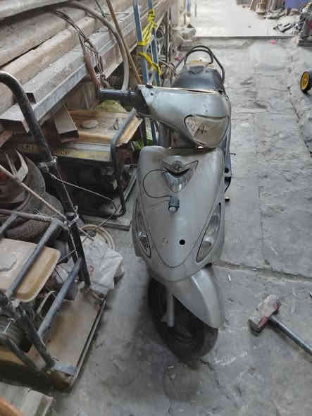 دراجا ماكس منغولي دراجة شغالة بس اني ابيع كوم حديد رايد الدراجة 250وبيها مجال التواصل على الواتساب ***********
