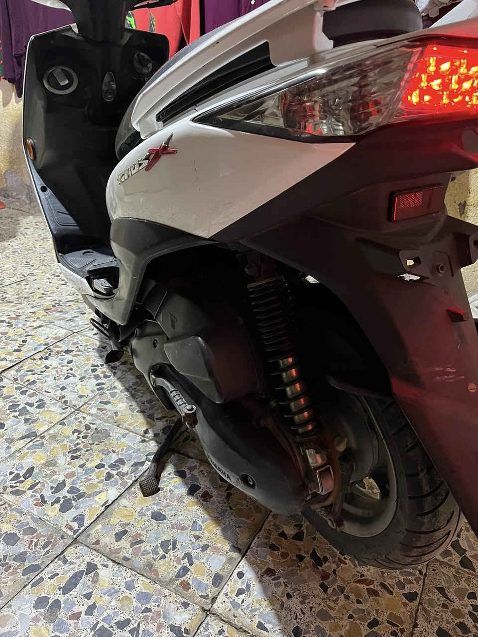 السلام عليكم دراجة سكنس حديث كل نقص مابيها فقط لايت امامي طافي كلش نظيفة سعر 950 مكاني حي اور اخي العزيز تجي تاخذها من باب البيت


**إذا كنت صاحب هذا الإعلان وتريد حذفه لأي سبب، رجاءا أرسل رسالة إلى الدعم الفني**