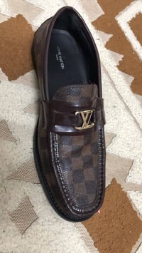 حذاء لويس فيتون للبيع ماركة اصلي للاستفسار 07724178889