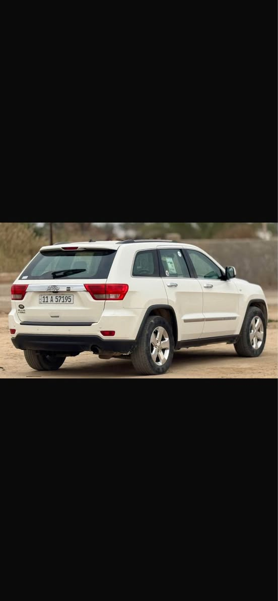 السلام عليكم 
للبيع جيب وارد خليجي كفاله عامه 
سبير ع وضع الشركه  منازل
موديل 2012 محرك 3600 مكفول 
ماشيه 90km
فوول مواصفات للاخير 1/1
السياره جاهزه من كل النواحي اي نقص مبيها السعر 175وبي مجال للاستفسار ع
***********
مكان السياره بغداد السيديه بغداد, العراق
