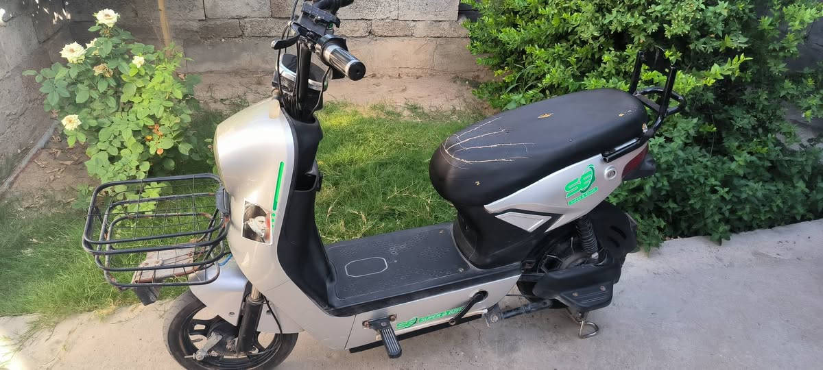 دراجه شحن للبيع كلها شغالة وجديدة سعر 300 الاستفسار الاتصال على رقم ***********
