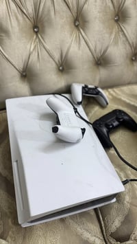 بلي 5 للبيع مستعجل علا بيعته 07775504125 عنواني بغداد  معه 3 جوستكات