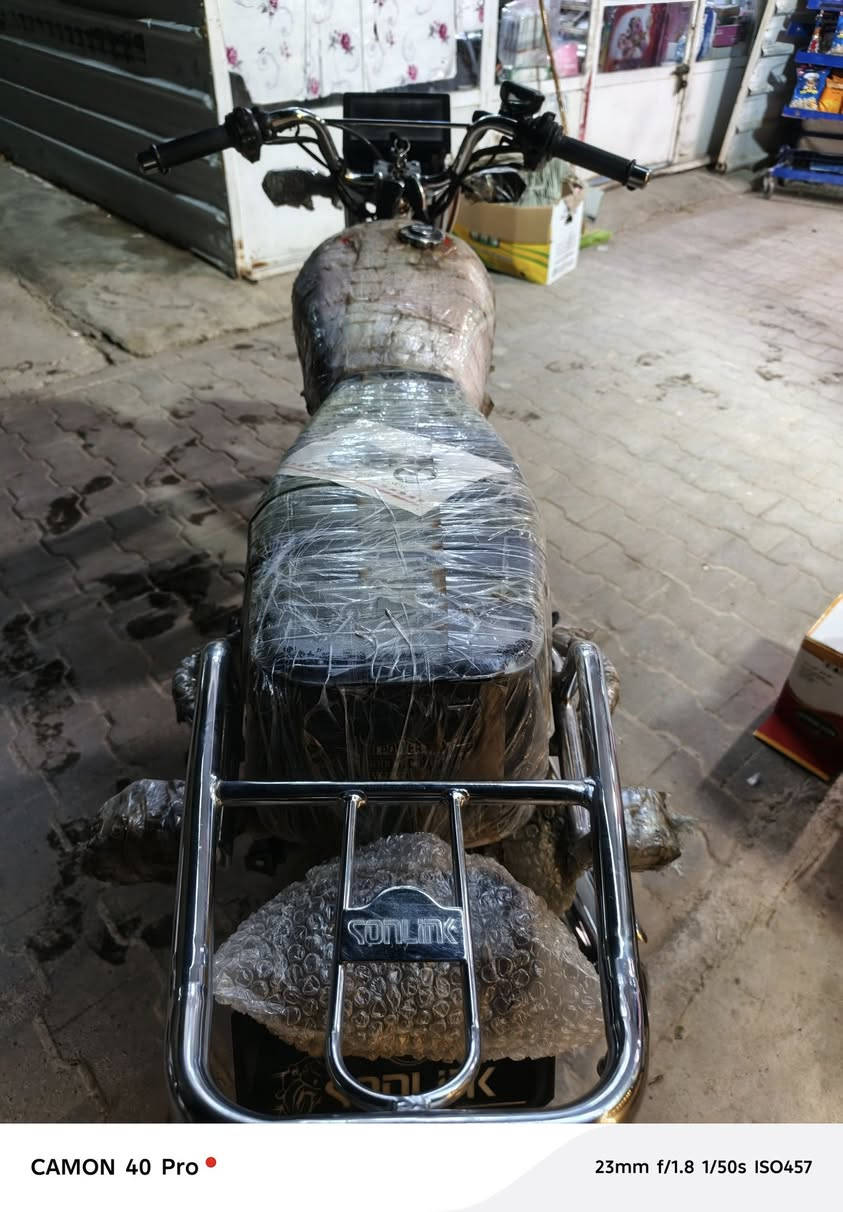 عمي زيرو مديل 25 لون يخبل برتقالي بصمات منفيس سويجات وضع شركه جديد فقط الشاشه صارت بيها رطوبه وشويه ضعفت نصها مو كلها وباقي شركه زيرو السعر 840 وبيها مجال مكاني صلاح الدين مجمع الدور ***********.
