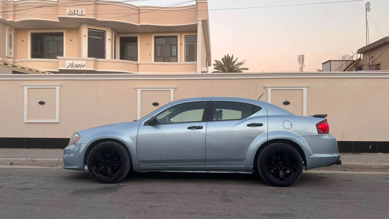 السلام عليكم (مستعجل على بيع ب70$ عارضه)
دودج افنجر موديل ٢٠١٣ بيع فقط بدون مراوس
لون سمائي مميز مصبوغه عام جمالية
داخل اسود نضيف كشن كهرباء 
شاشه تاب كامره 
ويل كب جارجر طخم تاير نظيف
كير ٦ نمر مكينه ٢٤٠٠ - اربعه سلندر
صدر جاهز للاخير ١٠٠٪؜ 
رقم بغداد وتحويل مباشر
 مكان السياره بغداد جسر ديالى الجديد
للتواصل (***********)بي واتس اب بغداد, العراق
