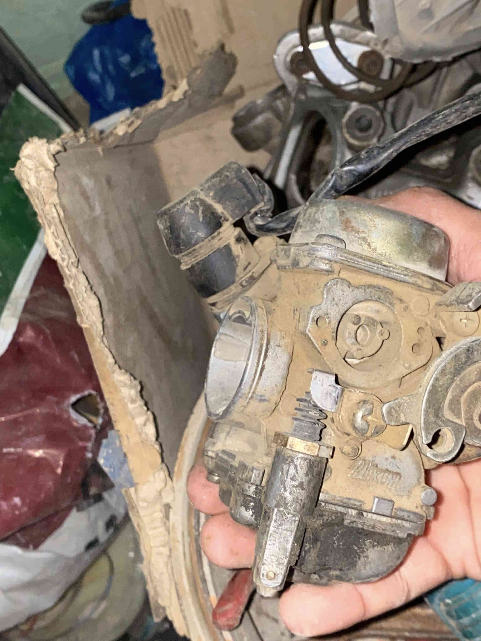 كابريتر ماكس اصليات بلادي ع شغل ثنيهن ب50  مكاني بغداد حي اور توصيل موجود 
***********
