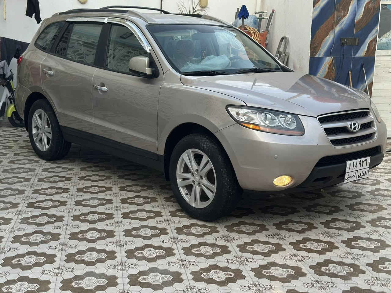 سنتافي 2007وارد كندي سبعه راكب سته سلندربيه 3 قطع صبغ بدون داخل والسياره ما عايزه البرغي جاهزه مهزه مال جناي  سعره 108 وبيه مجال مكانه النجف  (***********) بي واتساب
