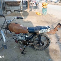 دراجه اللبيع  المكينه نامه والشاصي محور عوزه بس قبق ماكنيت المكينه ناع...