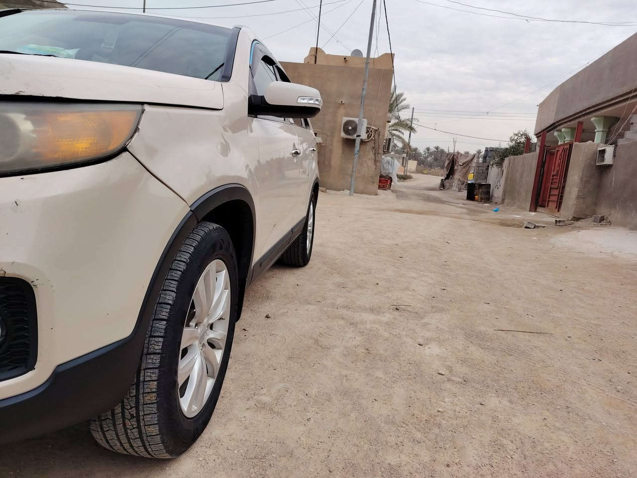 السلام عليكم
سورنتوا للبيع موديل ٢٠١١ أمريكي 

بيه بنيد مبدل والچاملغ مصبوغ

السعر ١٣٩ ورقه وبيها مجال حق الچيه

مكانها كربلاء طويريج

للاستفسار 

*********** 

متواجد واتساب وماسنجر
