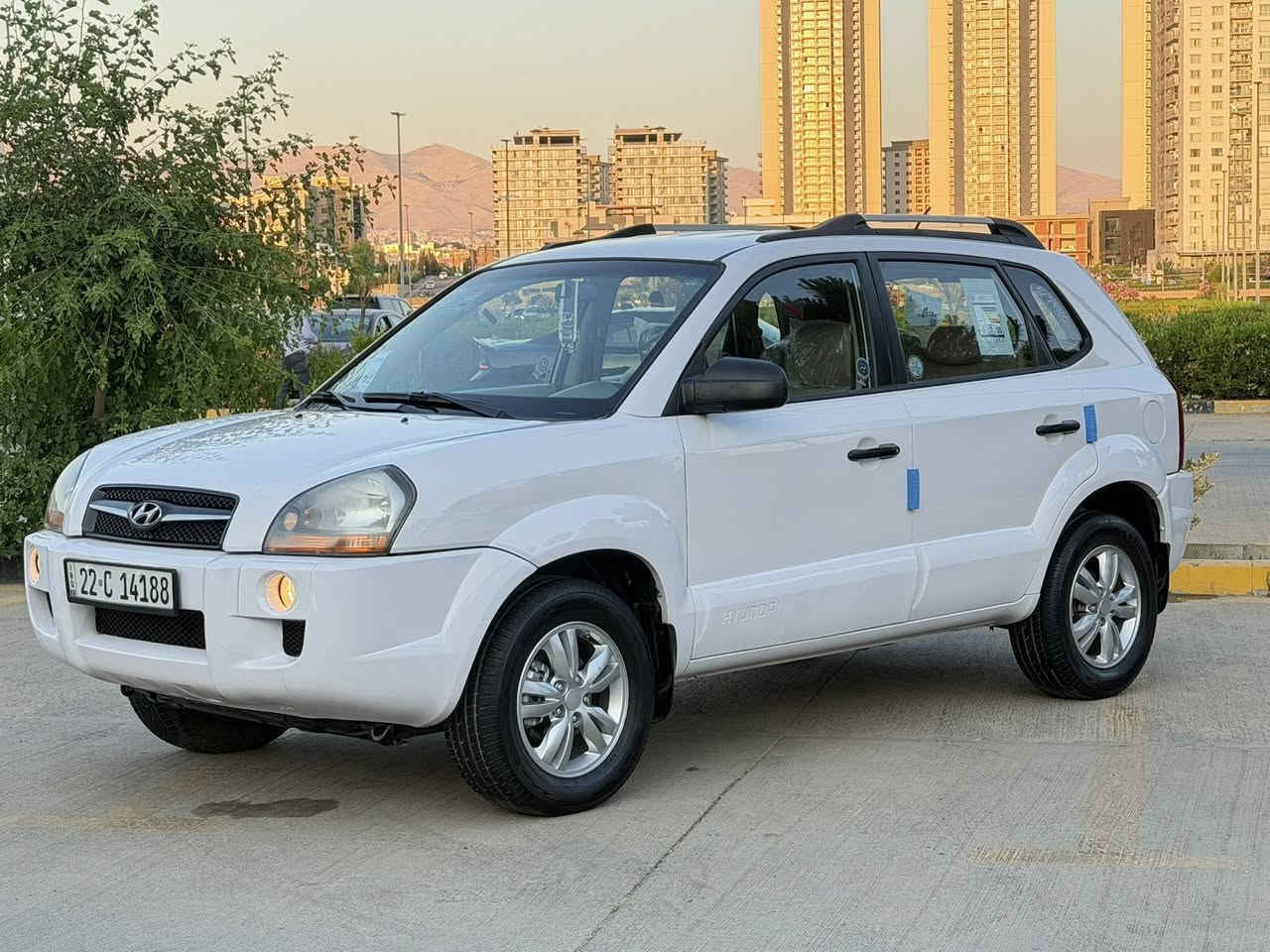 سلام عليكم توكسان موديل 2009 خليجي للبيع مواصفات السيارة
محرك 2000 دوش گير آيتي+
 گير اوتوماتيك +  گير عادي
شاشه جبيرة  + كامرة 
منضومه تبريد جديدة 
حداديه أمامي خلفي كله جديد 
تخم تايرات جديد + ويل گب
 جديد داخل لونين رصاصي وعسلي 
ارقام سنويه+ هزة وبراد كوله جديد 
شرط تحويل أو الوكاله
 نص باب سائق صبغ +
جاملغ خلفي اربع أصابع كارت 

عنوان السيارة سليمانية 

للاستفسار ***********

السعر/  113
