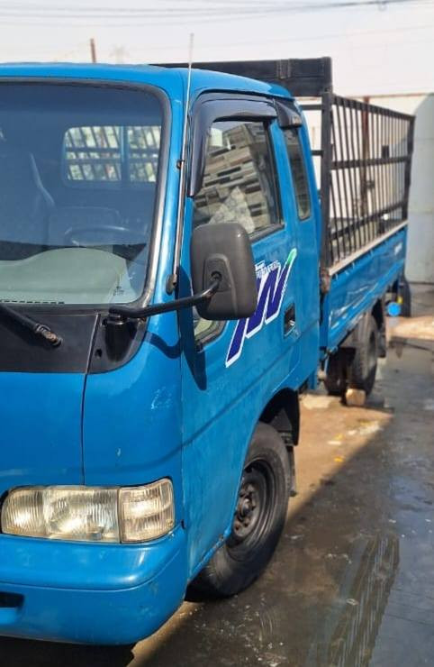 سلام عليكم،،،،كيا  فونتيره قماره وبع،،،، موديل1999،،،، رقم بغداد  نكليزي ،،باسمي،،  رقم الشاصي بلادي،،،، محرك٣٠٠٠+ بطاريه جديد. كير +اكسن  +حداديه +تخم تاير جديد +. دوشمه جديده،،،، كهربايات كله شغاله،،،، باور مشط جديد محجر.  جديد     رقم الهاتف (***********)سعر ٦٥وبيها مجال
