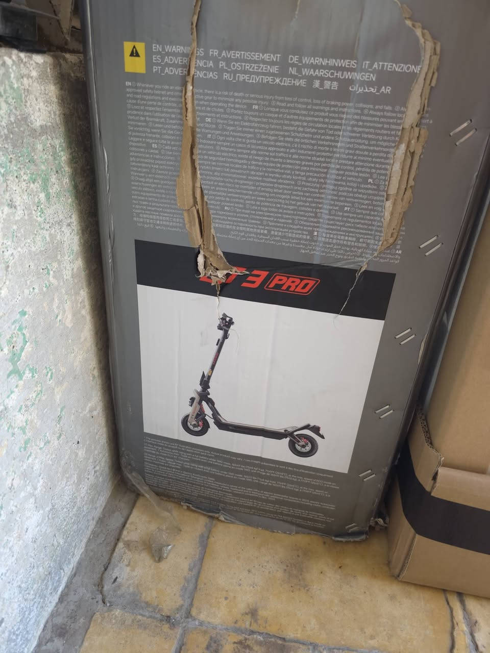 السلام عليكم  من رخصة الادمن
عندي هذه السكوتر SEGWAY
E-Scooter Superscooter GT3 Pro
80 km/h, (Smart TFT Display, 1700W*2 Motoren, 11-Zoll Reifen, IPX6), mit 80 km/h, 138 km Eco Modus Reichweite, 150 kg Tragfähigkeit اسكوتر SEGWAY
E-Scooter Superscooter GT3 Pro 
1 - اناره فوول لد 
2 - عالي ناصي سكن دبل إشارة    لد ثلجي زينون 
 3 - دبل محرك W1700 امامي خلفي المجموعة 3400 W 
4 - ابريك ABS قرص دسكات هيدروليك أصلي 
5 - حجم التاير 11 جوبلس 
6 - دبلات امامي خلفي 
7 - نظام كير اوتوماتيك  
8 - قفل مثبت سرعة 
9 - شاشة بيها كل البيانات 
10 - يقطع في الشحنه الواحده 140 km 
11 - السرعة القصوى 80 
12 - حماله حقيبه او كيس تتحمل 60 كيلو 
13 - شاحن سريع مع جميع رؤوس الكيبل يعني يرهم على اي نقطة عندك بالبيت


**إذا كنت صاحب هذا الإعلان وتريد حذفه لأي سبب، رجاءا أرسل رسالة إلى الدعم الفني**