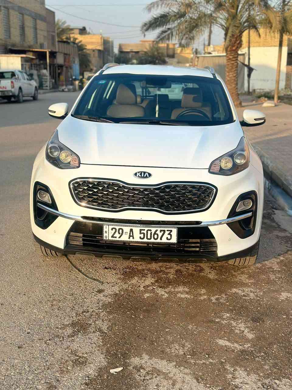 السلام عليكم
سبورتج 2020
خليجي مكفوله 
رقم واسط 
شركه دوليه 
حساس امامي خلفي 
مكينه 2000
مري شفط 
شاشه كاربلي 
ماشيه 79
تحويل مباشر 
سعر 195 بيها مجال قليل 
واسط مركز مدينه 
***********

