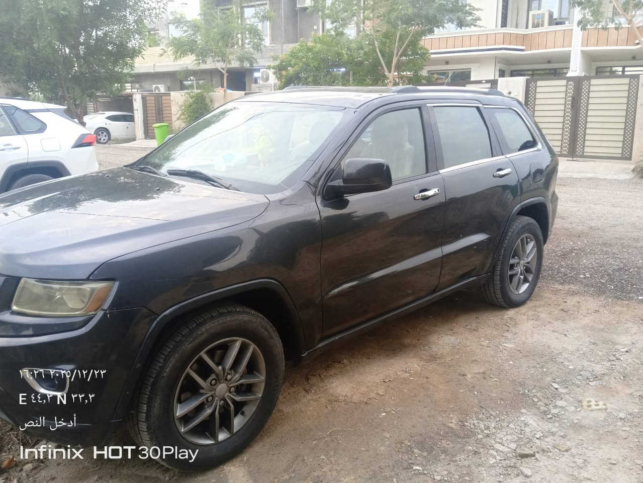 السلام عليكم
جيب 2011 امريكي 
السعر 145 وبيها مجال 
6 سلندر 3600 
كير ومحرك خير من الله 
السيارة جاهزة لايت زنون 
صدر تبريد ثلج 
مواصفات 
شاشة كامرة 
كشن كهرباء 
لون فيلي 
فول تحكم ستيرن 
ماشية 150 الف مايل 
بدون ايرباك 
بيها صبغ صفحة وبنيد 
سونار موجود 
***********
