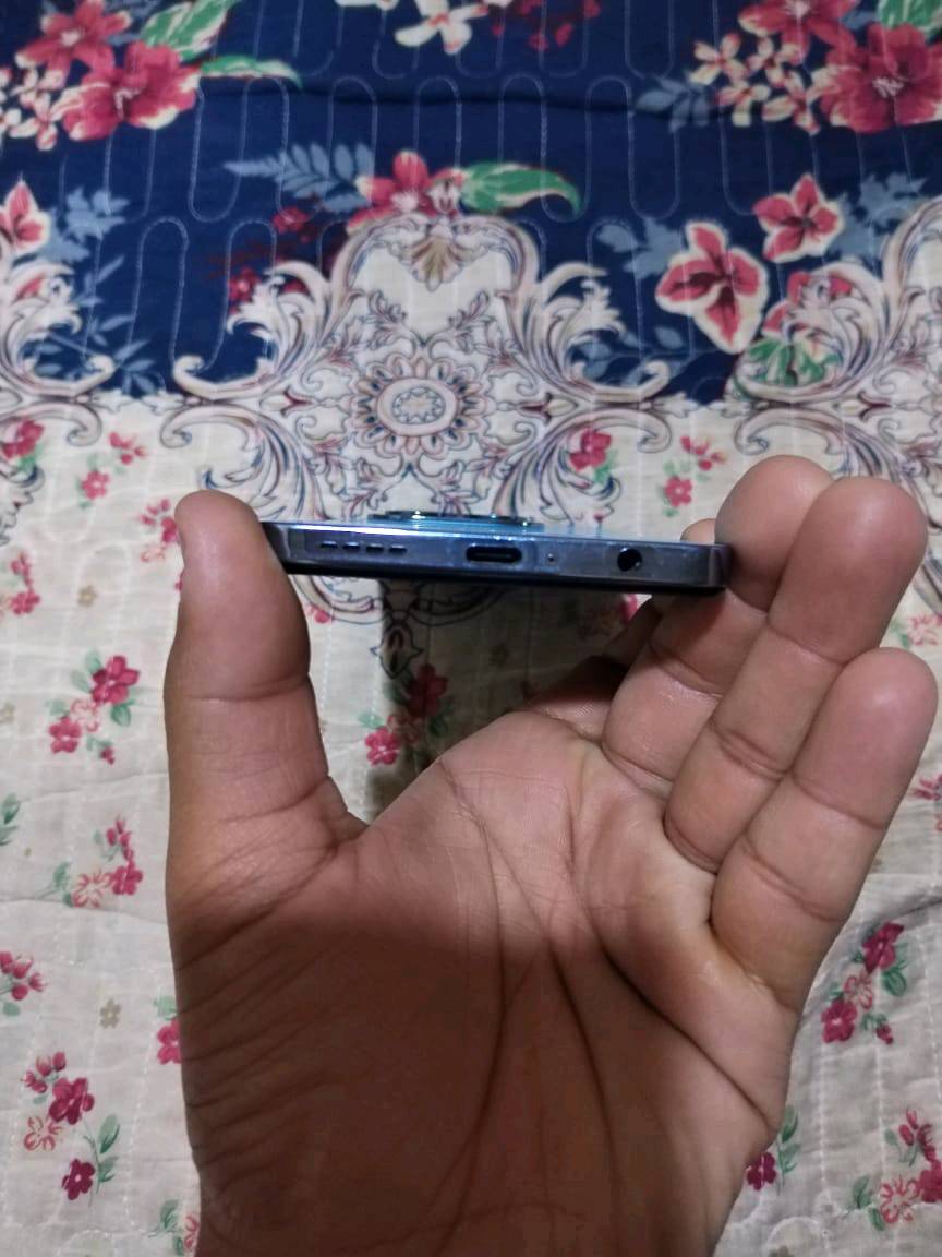 جهازانفنكس مستخدم نضيف شحنه100
ذاكره256 جهازماداخل تصليح 
الطويسه شارع الجنه الولنبي عرب حسنيت الزهراء