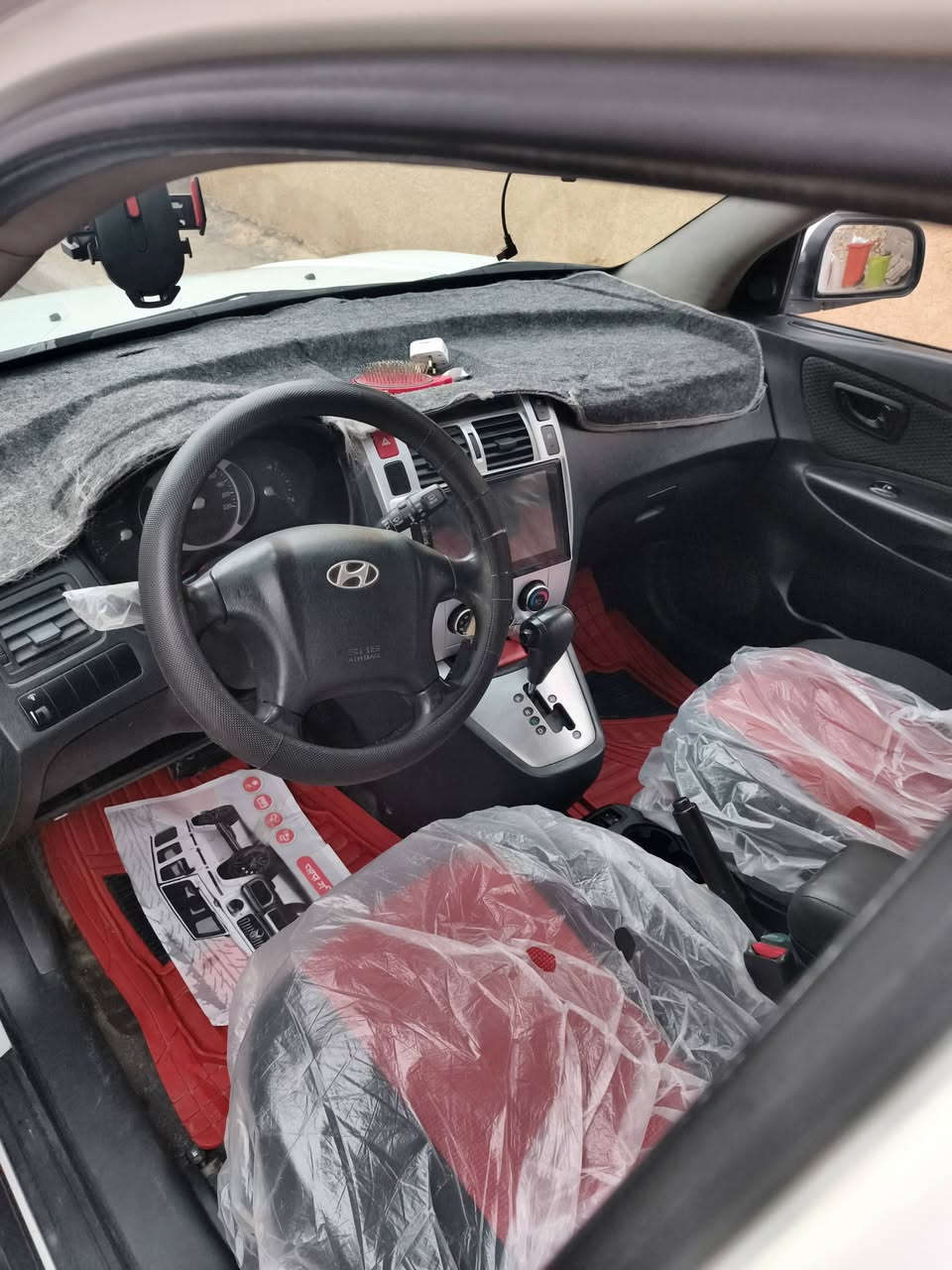 سلام عليكم توسان موديل 2009
مكفوله من الضربه تخم تاير مكينه جديده 

سنويه بسمي رقم انكيليزي فقط باقي استلام 

مكاني ميسان كميت 

سعر 130$

بيه مجال حك الجيه 

تواصل ***********
