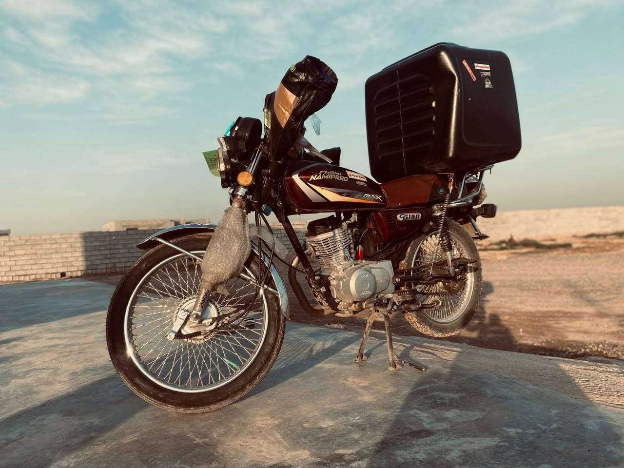 السلام عليكم دراجه للبيع نوع نامي برو موديل 2021 موطور ع اخر حبايه محرك شرط ما مفتوح لا صوت ولا بخار  موطور متعوب علي حييل موطور مال جناي تايرات جدد او هو او الصندوق او خوذه موطور كامل مكمل بس شغل او امشي / انبيثري اربع سماعات /شاحنه موبايل  📲 السعر 550 وبي مجال الاتصال ع الرقم ***********
مكاني قرية شميط
