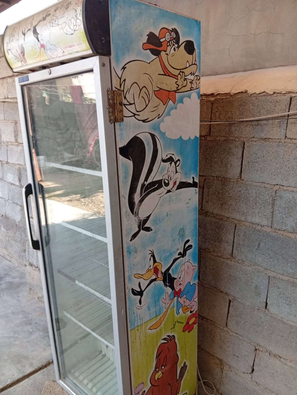 سلام عليكم عندي عارضه مشروبات غازية للبيع السعر 150وبيها مجال دلي عباس رقم الهاتف ***********
