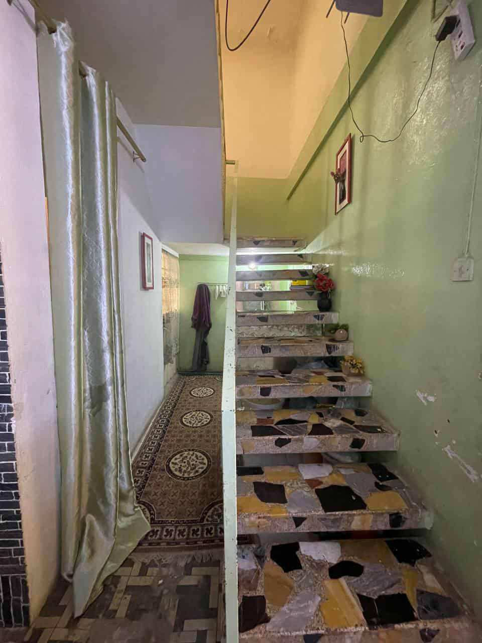 يوجد بيت طابو صرف
المساحة 200متر طابقين 4نوم 
الطابق الاول قديم والطابق الثاني جديد 
شارع 80 محيزم 4. بجهة مسجد الرحمن. يم نبع بابل 
للاستفسار مراجعة مكتب الشارقة للعقار مقابل مسجد الرحمن الاتصال اوعبر المراسلة ***********
