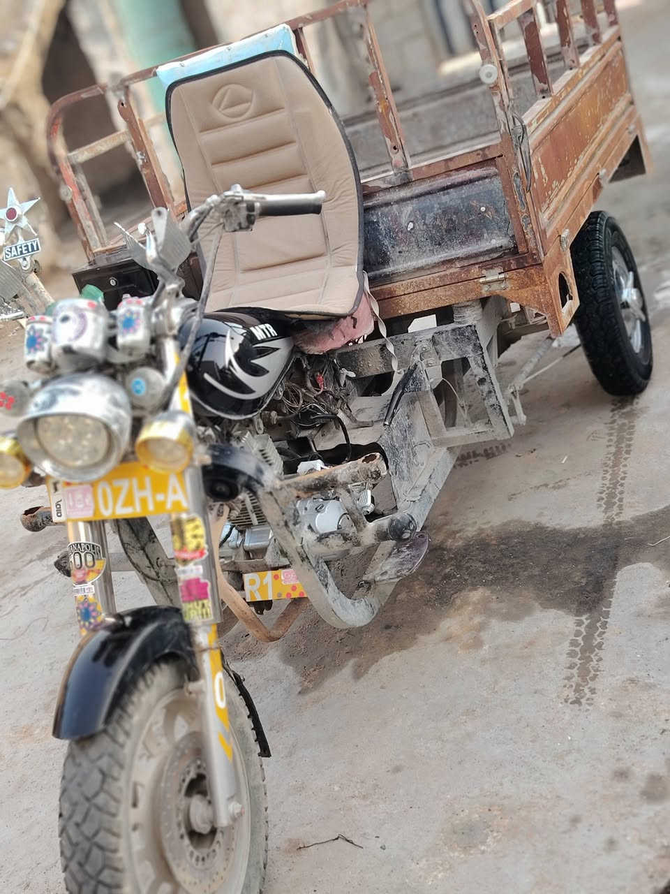 السلام عليكم ستوته للبيع كلك نضيفه الستوته شوفت عينك كهربائيات كلها شغاله مكاني طريق كربلاء طريق ياعلي عمود (٢٠٠) السعر(٧٠٠) وبيها مجال بيك خير وتدلل الرقم (***********)
