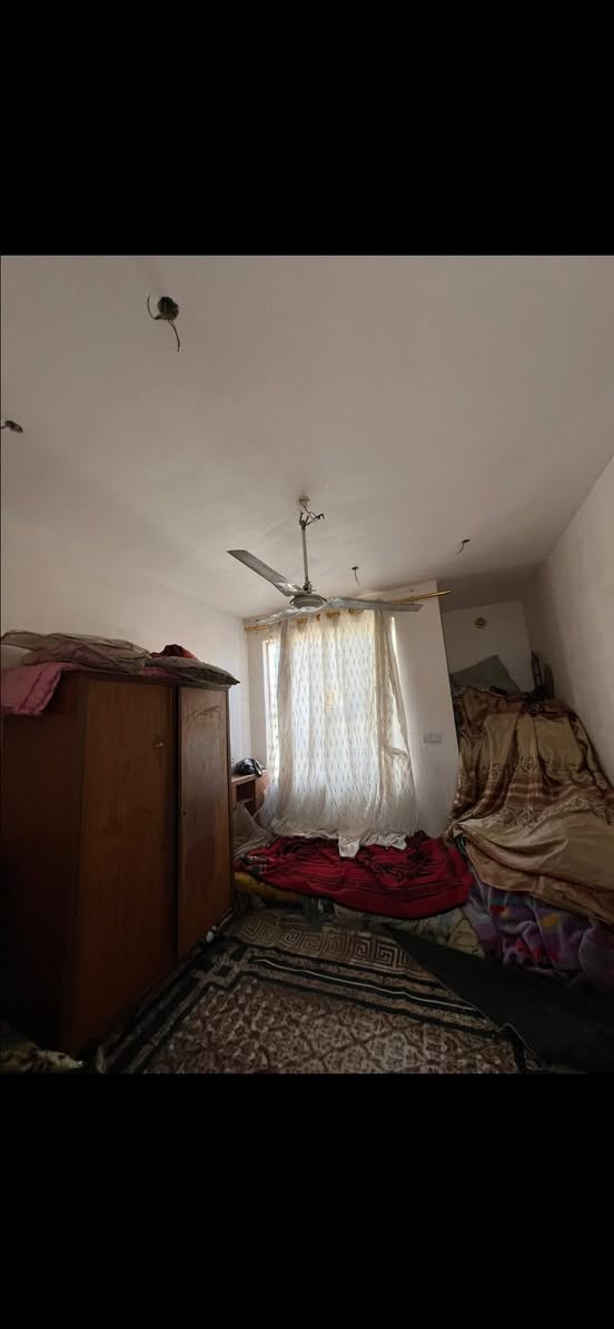 يرهم مبادره
دار للبيع 

المساحه 100متر طابو صرف

طابقين بناء حديث 🧱 طابوق كونكريت 

يحتوي الدار علئ غرفتين نوم وصالة وكلدور ومطبخ وصحيات

العنوان حله بكرلي٢ قرب جامع الهادي قبل ملعب 

تبليط.   شارع ١٠ متر.  

السعر قفل 115 م

للراغب للشراء مراجعه مكتب عقار الذهب الابيض في البكرلي بأداره ابو ليث الدليمي.  ***********
