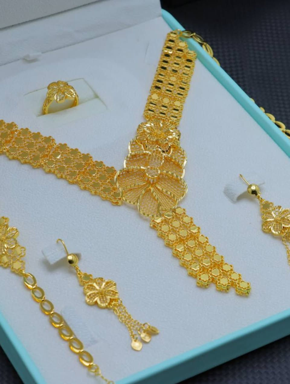 شوفوا صور كرسي جابر 😍
أشكال ودزاينات تخبل وتاخذ العقل ✨🔥

قلبوا الصور وشوفوا التفاصيل بنفسكم 👀
أناقة، راحة، وفخامة بمكان واحد  
#كرسي_جابر #جمال #اناقة #بساطة


**إذا كنت صاحب هذا الإعلان وتريد حذفه لأي سبب، رجاءا أرسل رسالة إلى الدعم الفني**