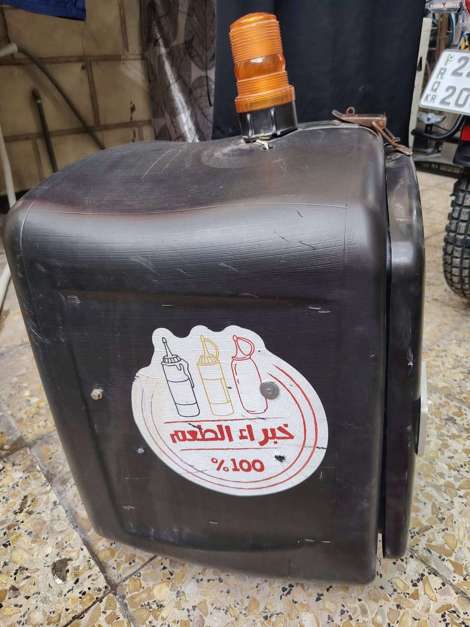 سلام عليكم صندوك البيع نضيف ومرتب سعره ٢٥ الف كلشي واضح الك بل صوره لا تجين وتكلي تعبان مكاني بل الشعب سوك شلال
***********
