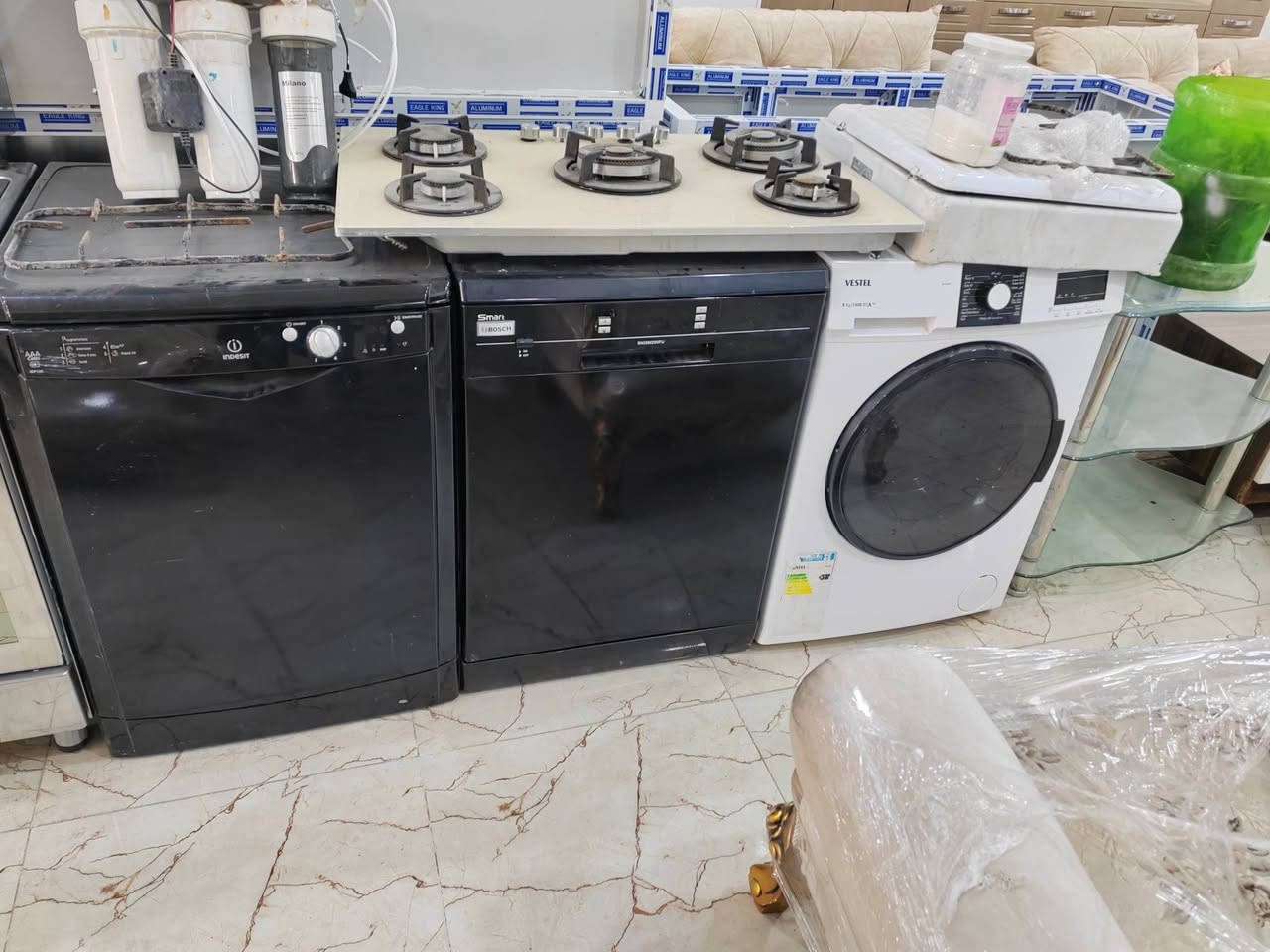 العنوان فلوجه حي شهداء قرب مرطبات مشمشه مزاد ابو كاظم البطاوي *********** يوجد خدمه توصيل الباب بيتك بل أجره
***********
