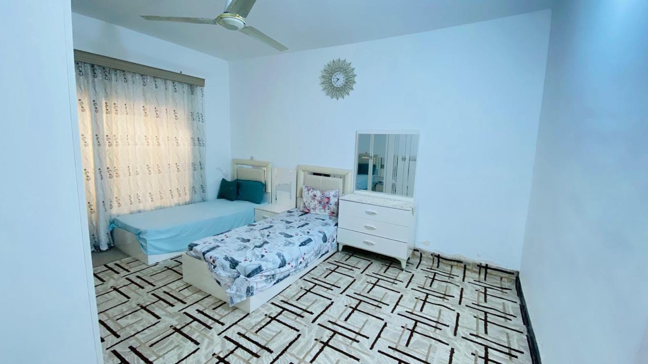 #🏠دار للــبيع  🅿️ مناسب جداً 
مساحة 200متر💥 طابقين 
طابو صرف ... يتكون من  طابق الارضي :غرفتين نوم واستقبال ومطبخ وهول وصحيات وحديقه 
الطابق الثاني:غرفتين نوم ومطبخ وصحيات

(كركوك تسعين قرب المدارس والبدالة) 
 ________________
#السعر 145 مليون 
للاستفسار  اكثر يرجى 📞✔️اتصال 

  ***********
................................
أو زوروا مكتب السعيد الكائن حي الواسطي سايدين شقق ألغاز مقابيل جامع الشيخ ابراهيم البرزنجي