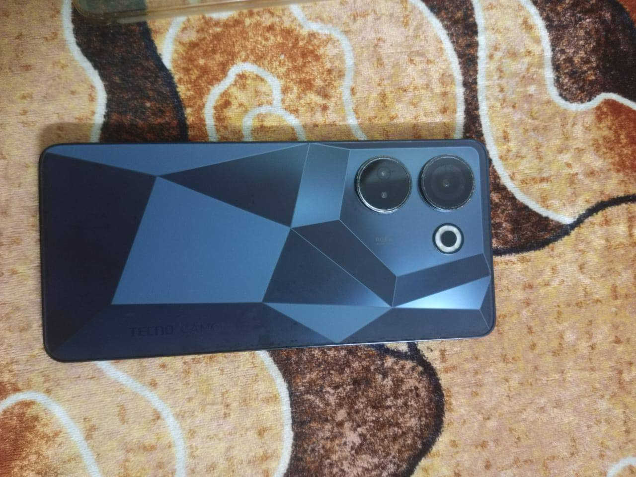 تكنو كامون 20برو مكفول  ما داخل تصليح ذاكرة 256 عشوائي 16 معالج Helio G99 السعر 160 مكاني بغداد جسر ديالى القديم ***********
