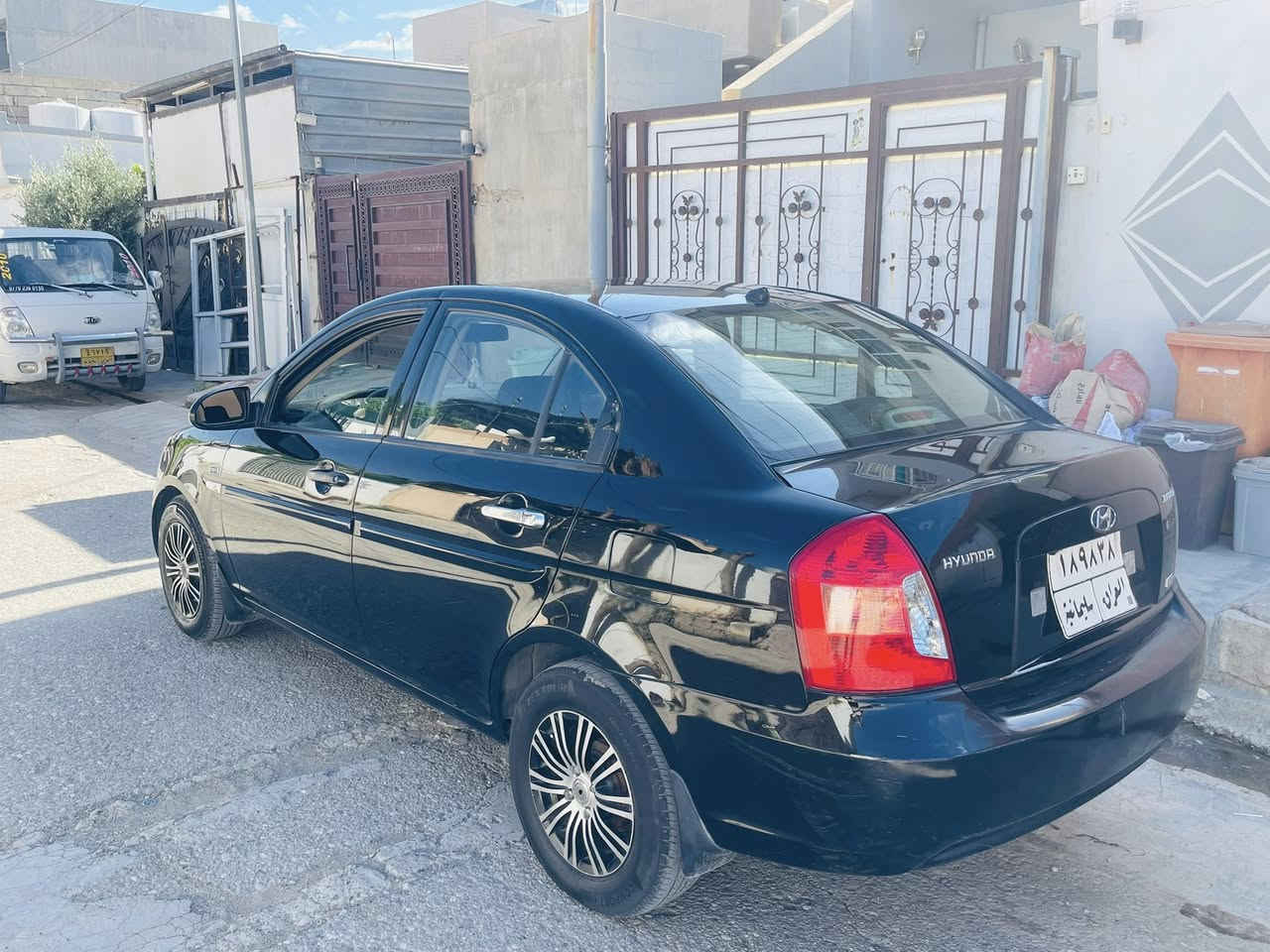 هوندای اکسنت 
مودیل 2009 
محرك 16 جبیر 
سیارە حلوە و کاعدە بدون مصرف 
تایرات جدید دواخل جدید کلها جدید 
صورە ضرر موجود بل منشور 
بیها بونیت صبخ و جوە بابین سکن صبخ بدون دواخل 
گیر و محرك بشرط بدون صرف و بوخار 
کوبون بنزین موجود 
شرط تحویل و وکالە 
مکان سیارە کرکوک 
سعر 73 بی مجال 
***********
