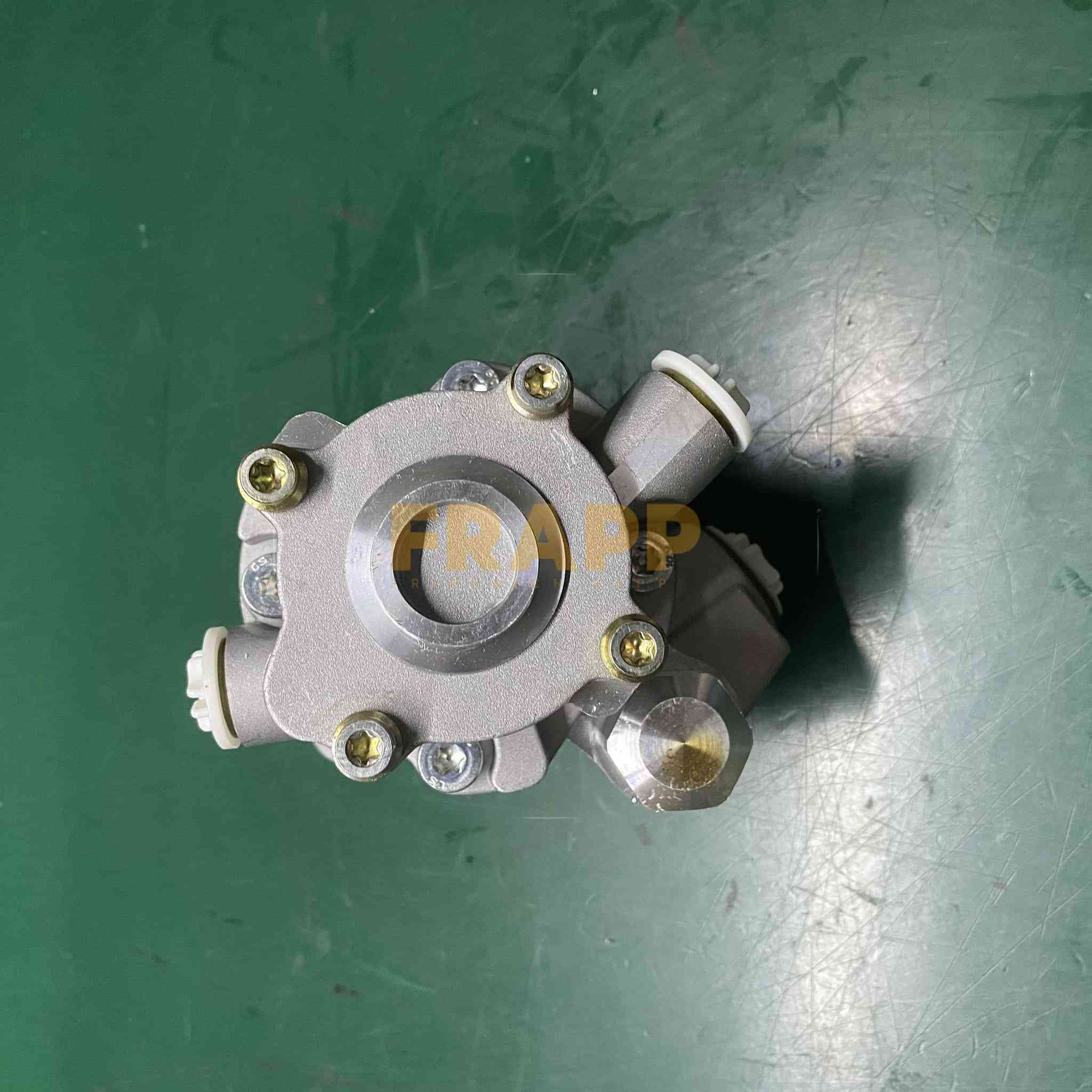 HELLO BOSS!🧡💛💚💙💜
Good day!👋🏻👋🏻👋🏻
This is our Power steering pump.
OE No:542004710.
Cross No.:0014603080 0014605180 0024600780 0024600880 0024603980 0034601980.
Suitable FOR Mercedes-Benz Actros Struck.
🎈✨🎈✨🎈✨🎈✨🎈✨
More details please contact SHINIE.
Whatsapp/Wechat:+8618818802144.
