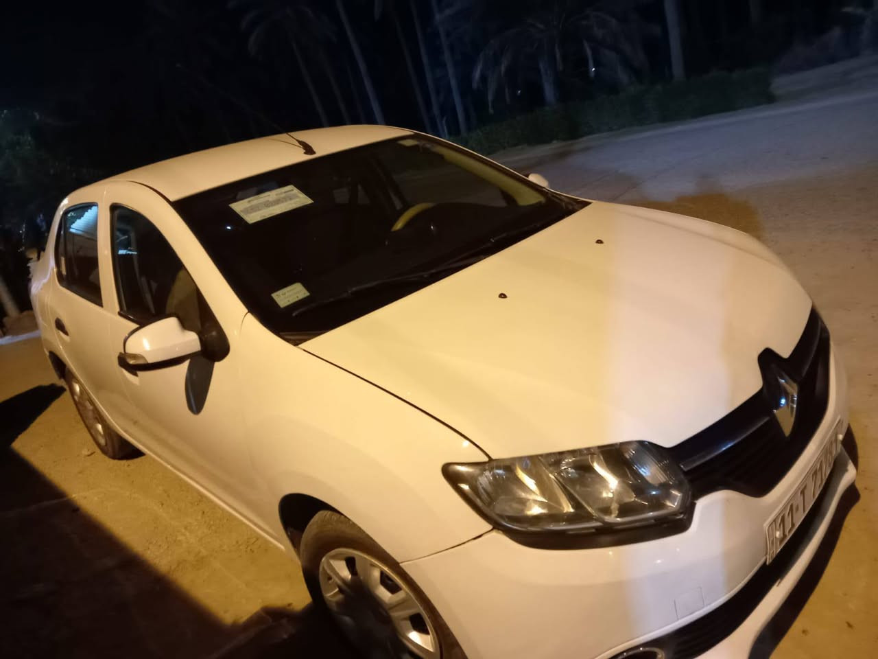 سلام عليكم توجد سياره نوع سمبول رينو موديل 16 رقم بغداد انكليزي دولي تحويل مباشر سنويه نهاية 🔚 29 السعر 66 وبيه مجال بسيط للاستفسار ***********
