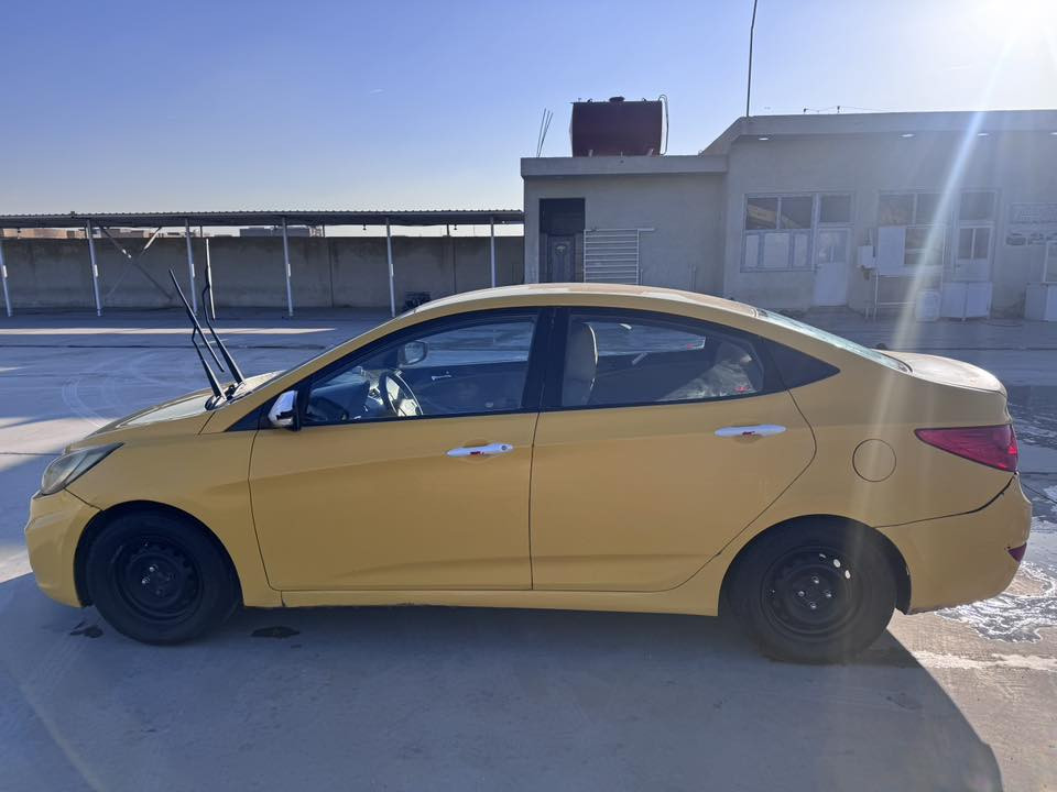 سلام عليكم سياره اكسنت موديل ٢٠١٢  نضيفه كشر نضيف مكفول خليجي مكينه 1600 الاستفسار اتصل على الرقم *********** يتوفر واتساب
