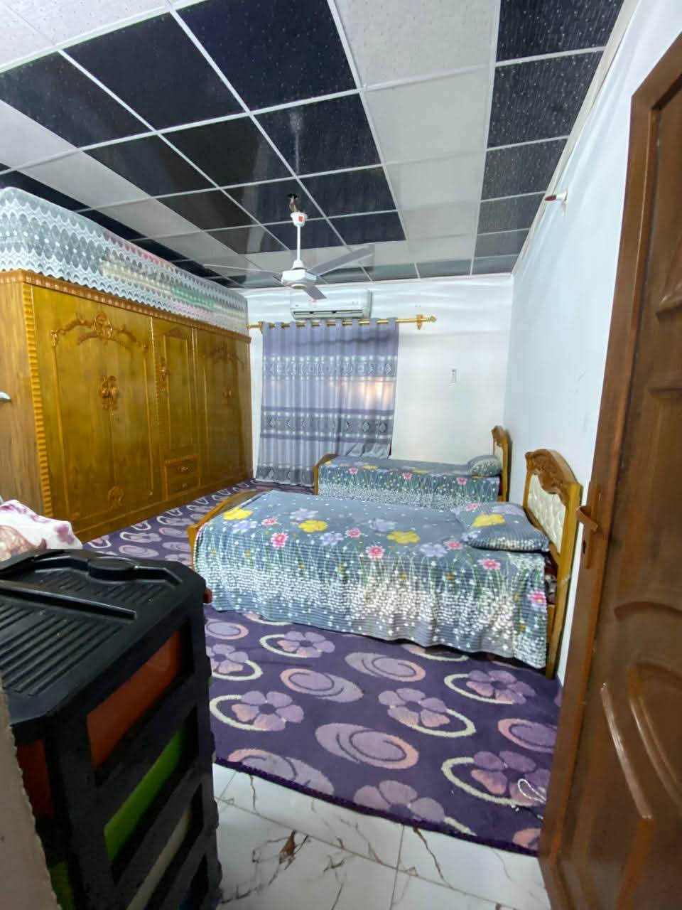 ألسـلام وعلـيگم. 
أخوتي ـ خواتي. 
دار في حي سومر سند. 
200مساحتو واجهة 10 وعمق 20 نضام. 
مقدمة ولباقي بلشهر او نقد والسعر 110 وبي مجال. 
أسـتفساࢪ خاص او عل رقم التالي.  
***********
*********** موصل, نينوى
