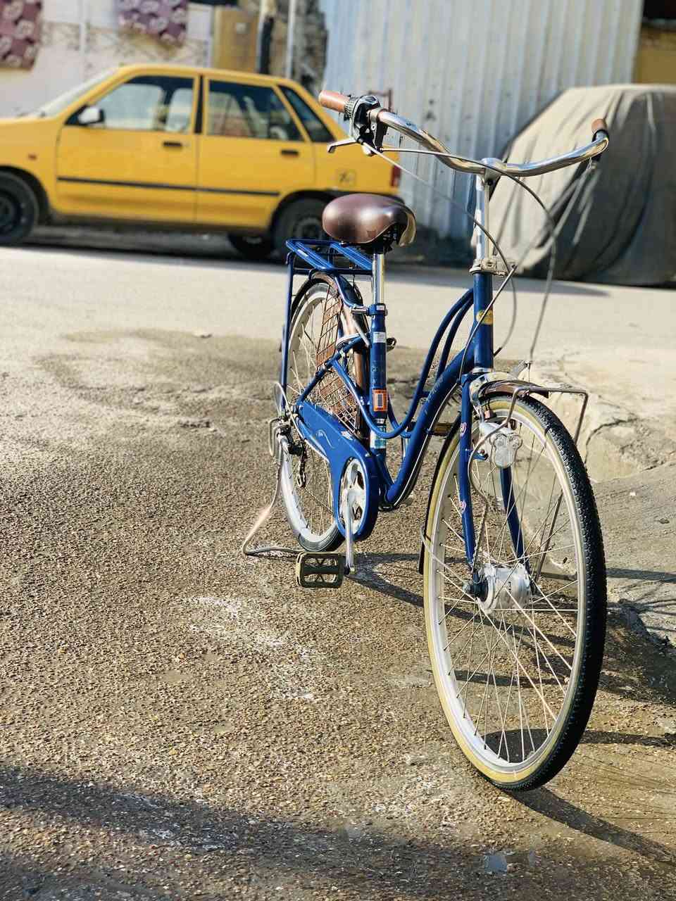 سلام عليكم بايسكل بناتي للبيع لون مميز مكاني بغداد البياع تقاطع درويش خاص مفتوح وهذه رقمي ***********
