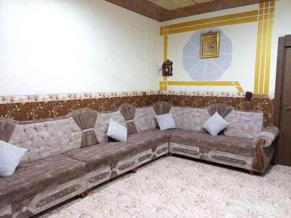 يالله تخم ديوان 7امتار تفصال حطاطه مو سوكي  مستخدم شي قليل اي عيب مابي ويا4كوشات  السعر 300بي مجال العنوان كركوك حي العروبه قرب جامع الامام علي  الشراي يجي خاص او يتصل *********** مو شراي لا تعبني
