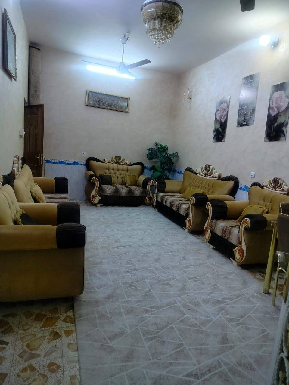 بيت بالناصريه ثوره خلف مجمع العائله ركن 
طابوا اسهم 200م طابقين طابوك كونكريت 
الارضي غرفتين وصالتين واستقبال ومطبخ وصحيات
وكراج سياره 
والطابق٢ 
3غرف وصاله ومخزن على تبليط وخدمات 
للإستفسار سعره ٢٩٥ بي مجال
***********
***********
مكتب نجمة الابداع بالثوره مقابل حسينية سيد عواد
