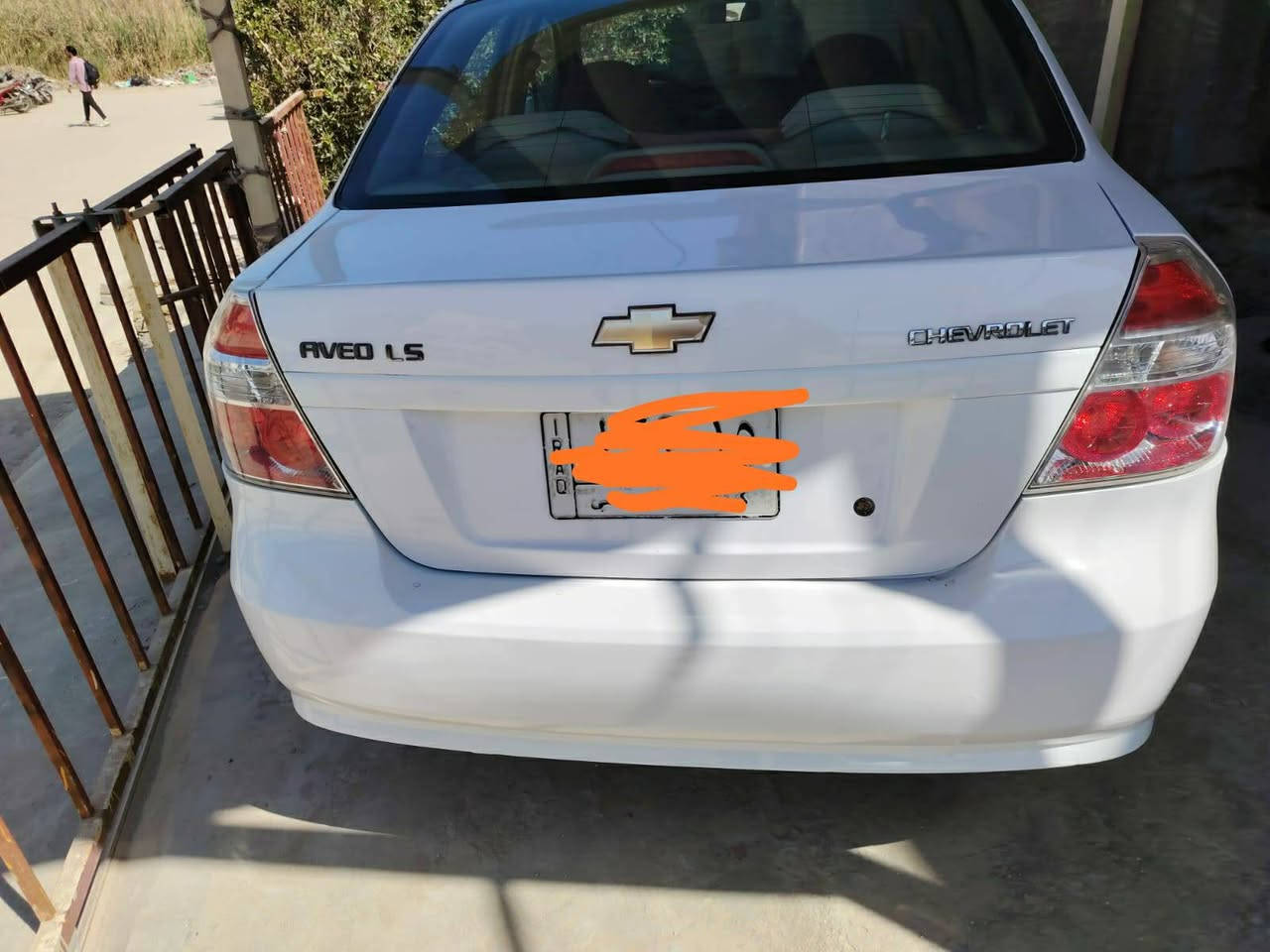 افيو موديل ٢٠١١ رقم كربلاء تختم تاير حدادية تبريد ثلج بيها شخوط فقط مابيها اي تبديل
السيارة حلوة سعر ٨٢ السيارة باسمي سنوية باسمي
موبايل ***********
